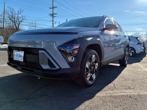Used 2024 Hyundai Kona SEL image 3