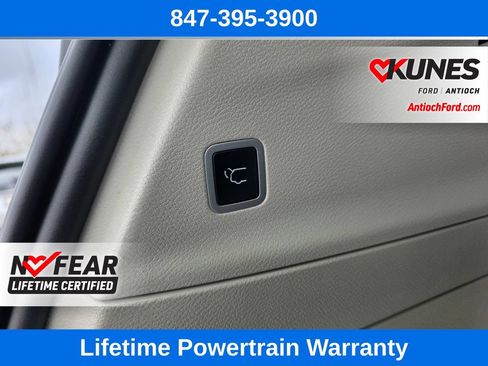 Used 2024 Chrysler Pacifica Touring-L FWD image 26