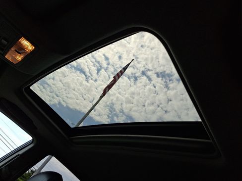 Used 2012 Toyota Highlander Limited w/ Tow Pkg AWD/4WD image 14