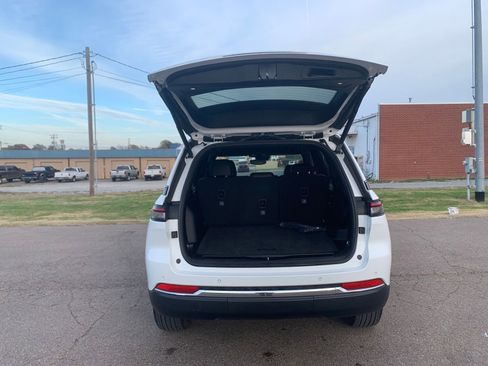 Used 2024 Jeep Grand Cherokee Limited image 28