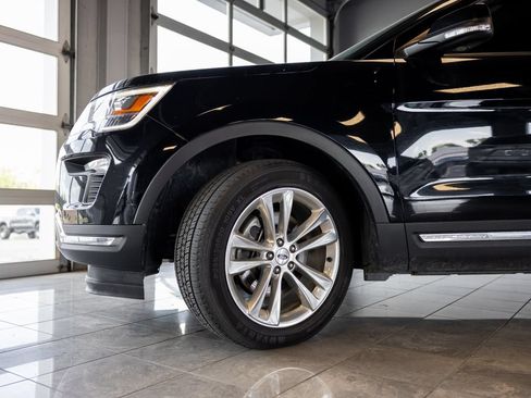 Used 2018 Ford Explorer Limited AWD/4WD image 6