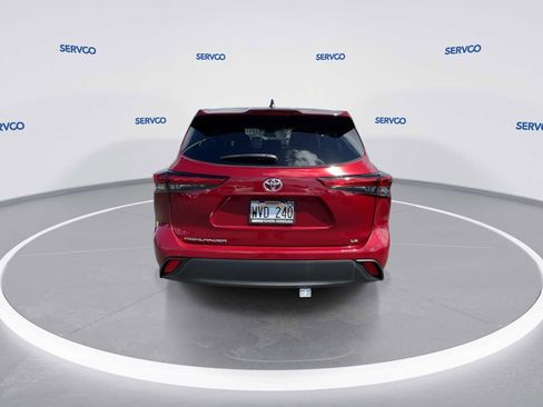 Used 2023 Toyota Highlander LE image 7