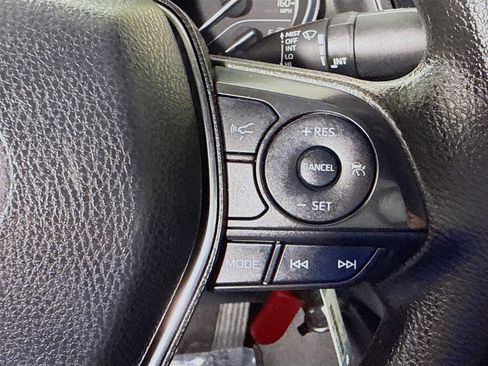 Used 2020 Toyota Camry LE FWD image 15