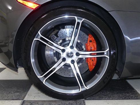 Used 2016 McLaren 650S Spider image 36