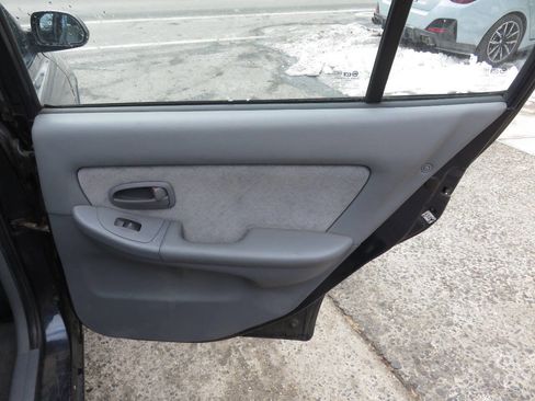 Used 2005 Hyundai Elantra GLS image 21