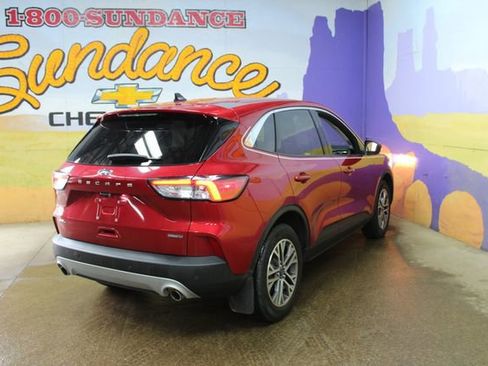 Used 2022 Ford Escape SEL w/ Technology Package AWD/4WD image 4