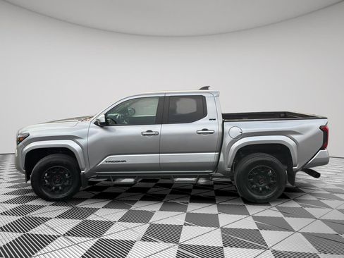 Used 2025 Toyota Tacoma SR5 image 14