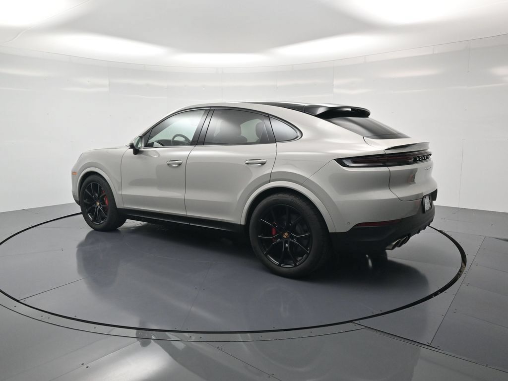 Used 2026 Porsche Cayenne S AWD/4WD image 3