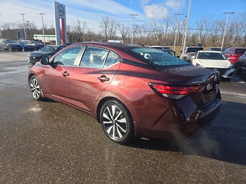 Used 2021 Nissan Sentra SV w/ SV Premium Package image 5