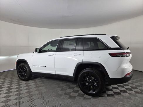 New 2026 Jeep Grand Cherokee Altitude image 6