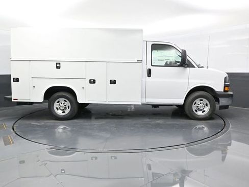 New 2025 Chevrolet Express 3500 w/ Power Convenience Package RWD image 8