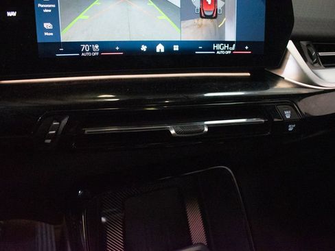 Used 2025 BMW X2 xDrive28i w/ Premium Package image 17