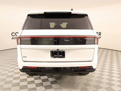New 2025 Lincoln Navigator Black Label image 24