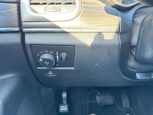 Used 2019 Jeep Grand Cherokee Limited w/ Luxury Group II image 19