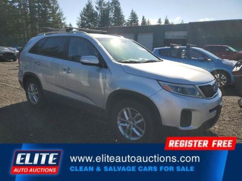 Used 2015 Kia Sorento LX image 8