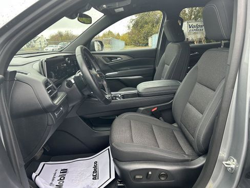 Certified 2025 Chevrolet Traverse LT image 17