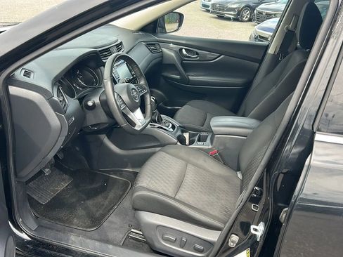 Used 2019 Nissan Rogue SV AWD/4WD image 10
