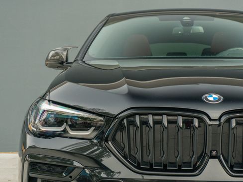 Used 2022 BMW X6 M50i w/ Premium Package image 28