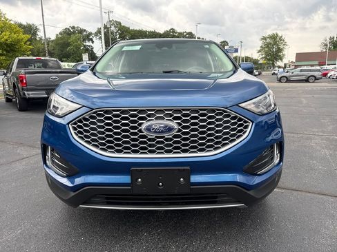 Used 2024 Ford Edge SEL w/ Convenience Package AWD/4WD image 3