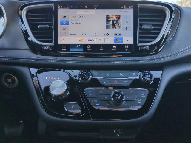 New 2026 Chrysler Pacifica Select FWD image 19