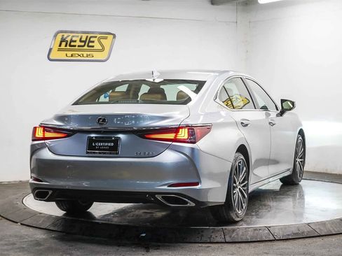 Used 2023 Lexus ES 350 w/ Premium Package image 4