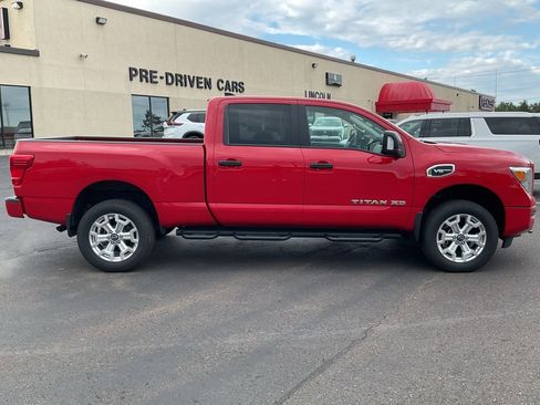 Used 2024 Nissan Titan SV w/ SV Convenience Package image 4