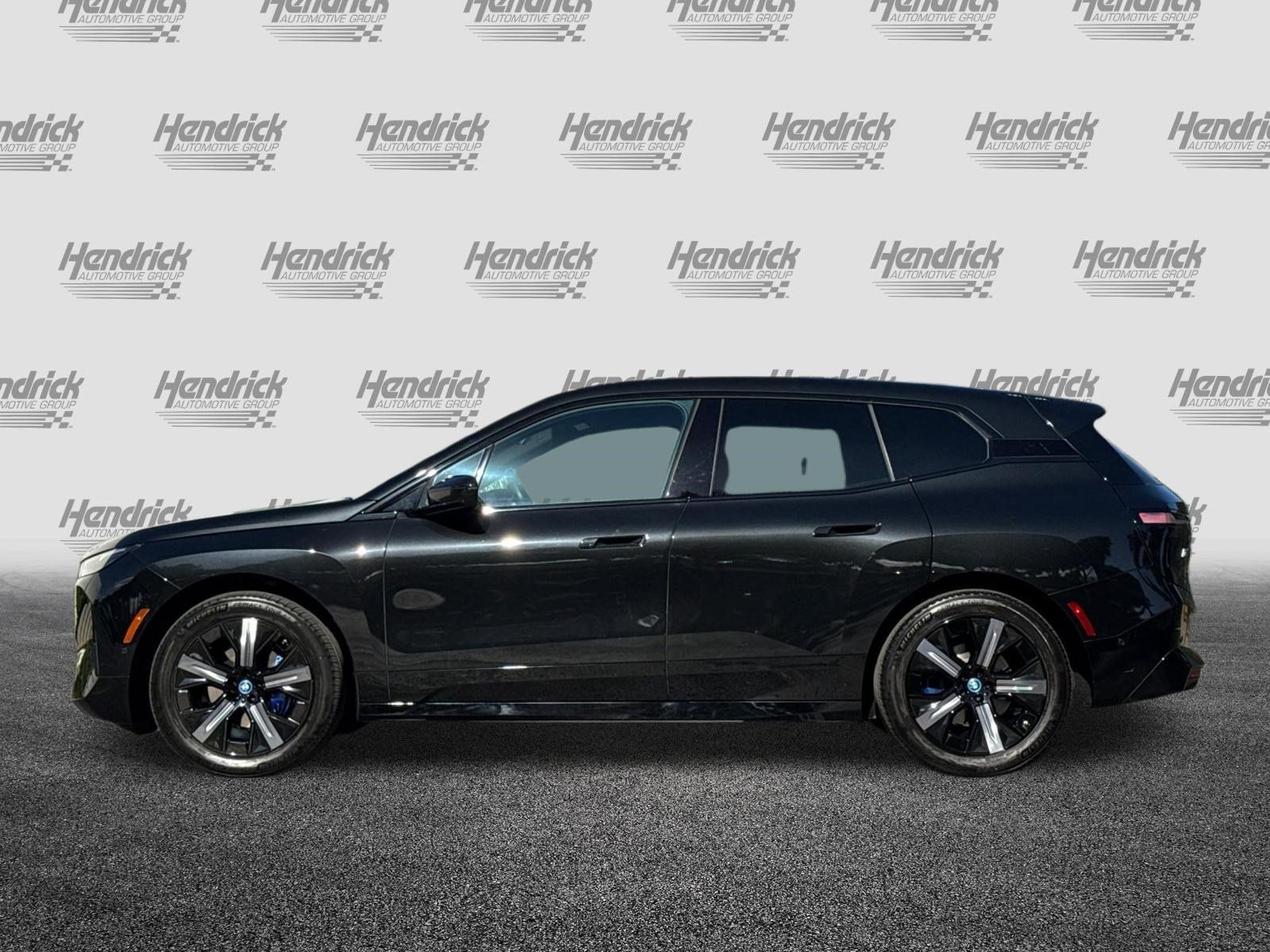 Used 2024 BMW iX xDrive50 w/ Sport Package AWD/4WD image 8