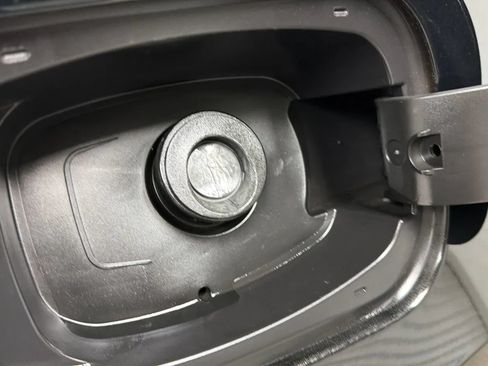 Used 2020 Cadillac XT4 Luxury FWD image 28