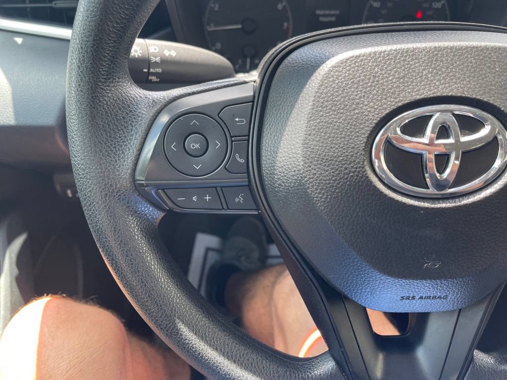 Used 2025 Toyota Corolla LE FWD image 15