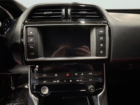 Used 2017 Jaguar XE R-Sport image 10