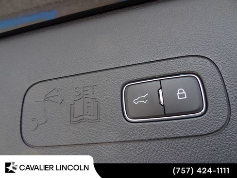 Used 2026 Lincoln Aviator Reserve AWD/4WD image 12