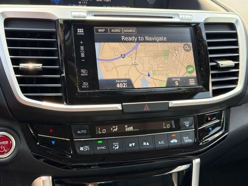 Used 2017 Honda Accord Touring image 23