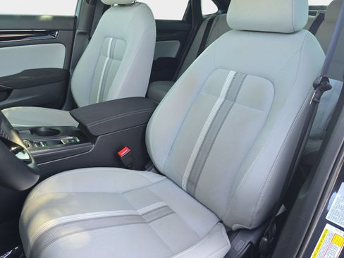 Used 2025 Honda Civic Sport image 18
