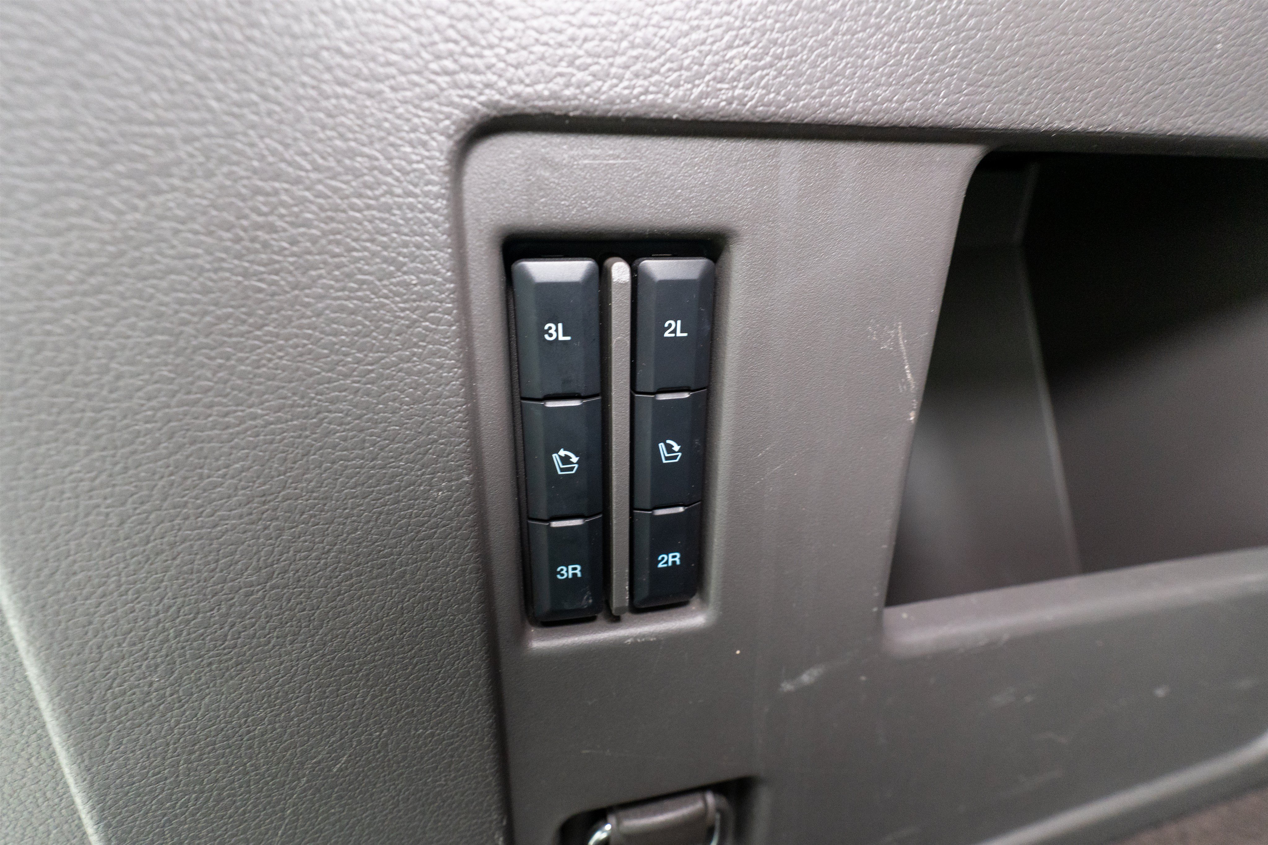 Used 2019 Ford Expedition Limited w/ Equipment Group 302A RWD image 37