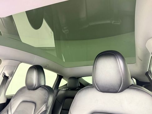 Used 2025 Tesla Model Y Long Range image 27