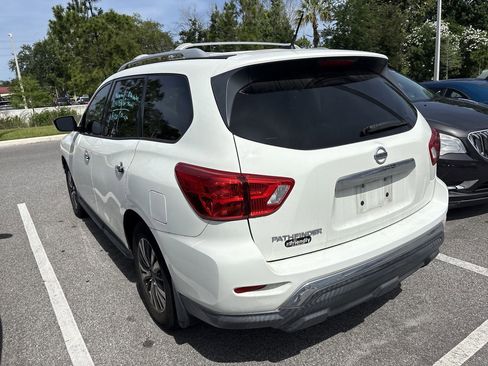 Used 2017 Nissan Pathfinder S FWD image 9