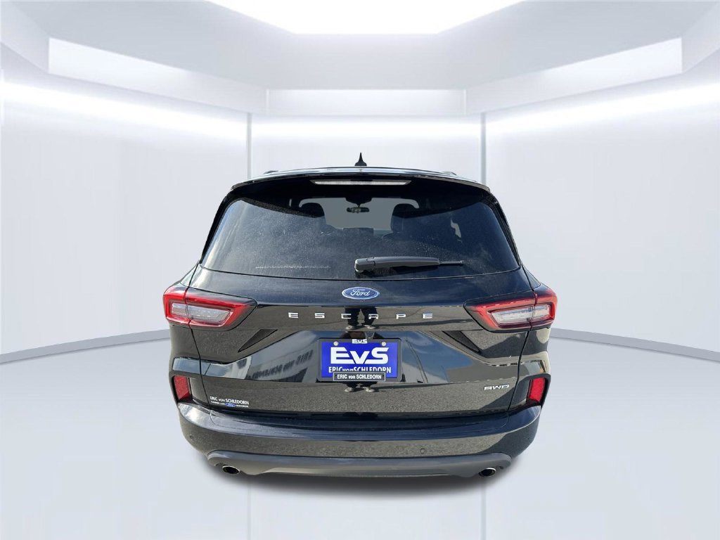 Used 2023 Ford Escape ST-Line w/ Tech Pack #1 AWD/4WD image 4