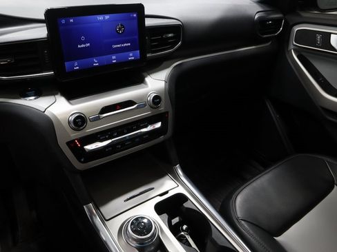 Certified 2022 Ford Explorer XLT w/ Equipment Group 202A image 30