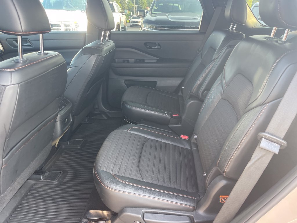 Used 2024 Nissan Pathfinder Rock Creek AWD/4WD image 14