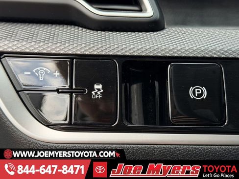 Used 2025 Kia Sportage LX image 25