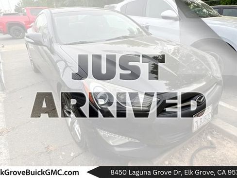 Used 2015 Hyundai Genesis 3.8 image 1