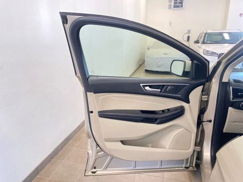 Used 2018 Ford Edge Titanium w/ Equipment Group 301A FWD image 14