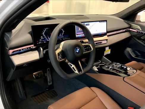 New 2026 BMW 550e xDrive w/ Executive Package image 8