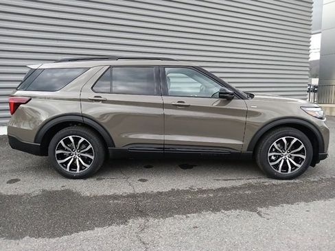New 2026 Ford Explorer ST-Line w/ Premium Package image 2