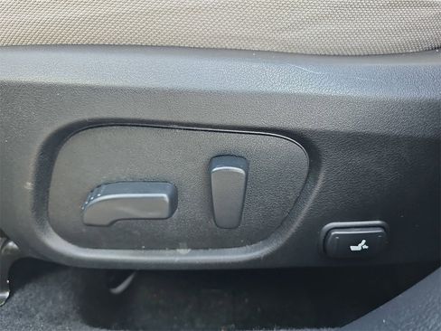 Used 2018 Subaru Forester 2.5i Premium w/ All-Weather Package image 28