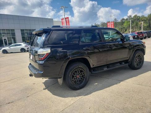 Certified 2020 Toyota 4Runner SR5 Premium image 9