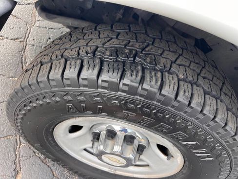 Used 2009 Chevrolet Express 3500 Extended Passenger w/ LT Preferred Equipment Group image 7