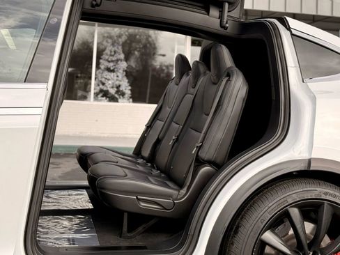 Used 2018 Tesla Model X P100D image 21