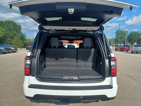 Used 2021 Ford Expedition Limited AWD/4WD image 16