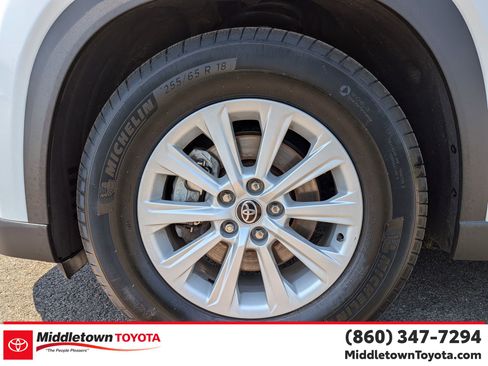 Certified 2024 Toyota Grand Highlander AWD image 9